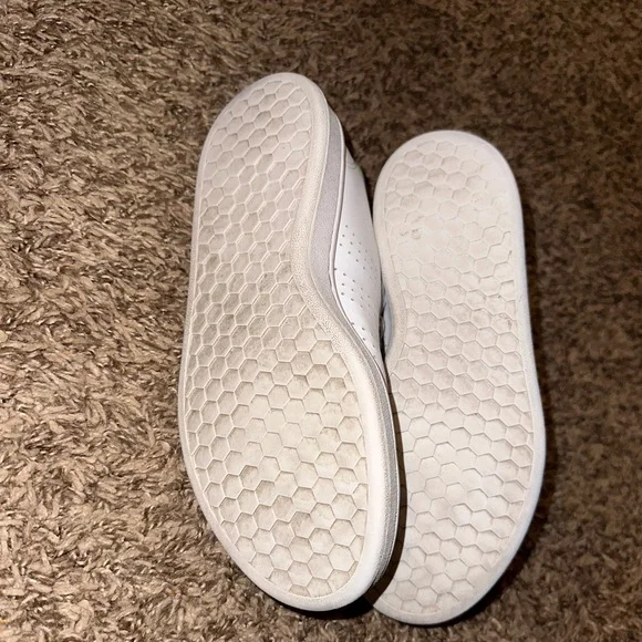 Adidas 6.5 cloudfoam sneaker // all white shoe with iridescent heel. Light wear. - Picture 6 of 6